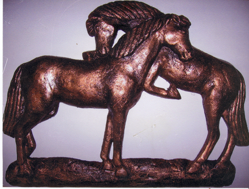 Kuva: PronssiVeistos jossa kaksi hevosta