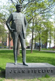 Tiedosto:180px-Sibeliuksen patsas.jpg