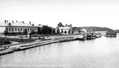 Tiedosto:400px-Laivaranta R1091.jpg