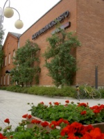 Tiedosto:150px-Forrsan kirjaston paaty.jpg