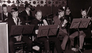 Tiedosto:300px-Humppa 2.jpg