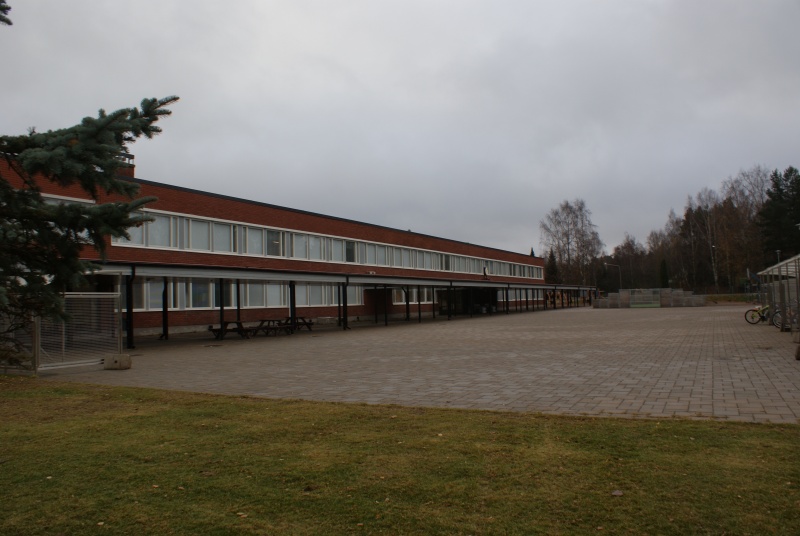 Tiedosto:800px-Hauhon Yhtenäiskoulu.jpg