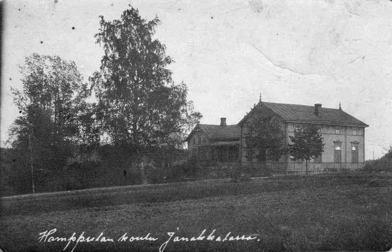 Tiedosto:Hamppulan koulu Nyrkkipostissa noin 1920-luvulla kulkenut kortti.jpg
