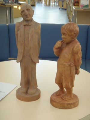 Tiedosto:300px-Arvo Koiviston puuveistokset.jpg