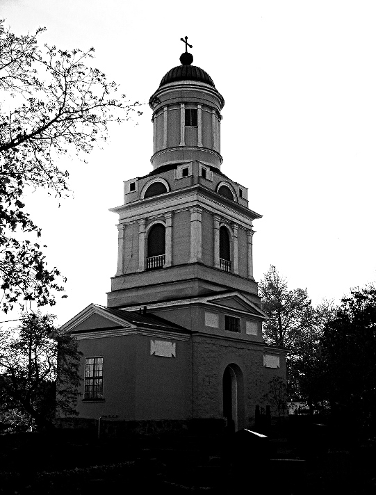 Kuva: vuonna 1829 Hollolan kirkon eteläpuolelle valmistunut uusi kellotapuli