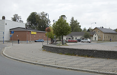 Tiedosto:20100602101639!Lammi osuuskaupan risteysx.jpg