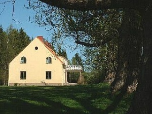 Tiedosto:300px-Suontaan kartano2.jpg