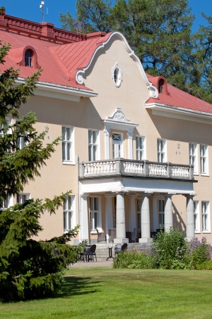 Tiedosto:300px-Hahkialan kartano.jpg