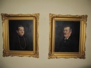 Tiedosto:180px-Karan vanhemmat.jpg