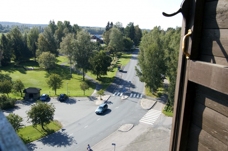 Tiedosto:800px-Renko k tornista srk taloa kohti-1.jpg