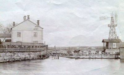 Tiedosto:400px-ArviKaristonk2 nton.jpg