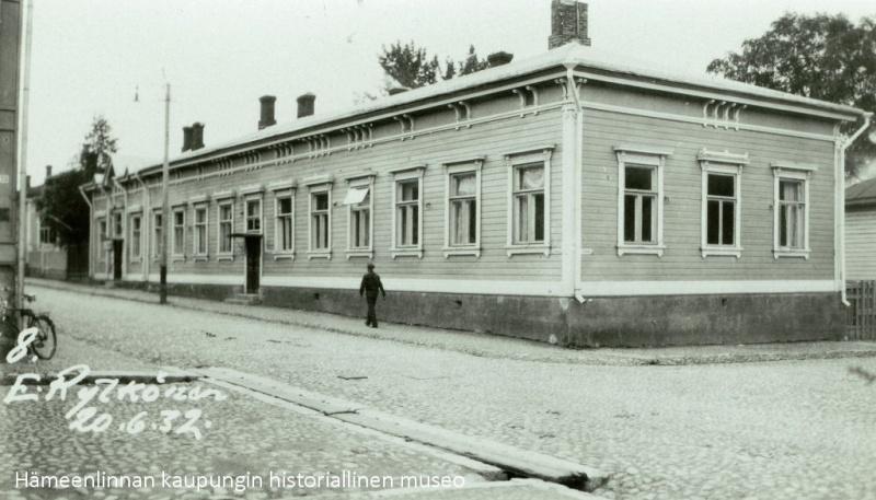 Tiedosto:800px-Sibeliuksenkatu 17.jpg