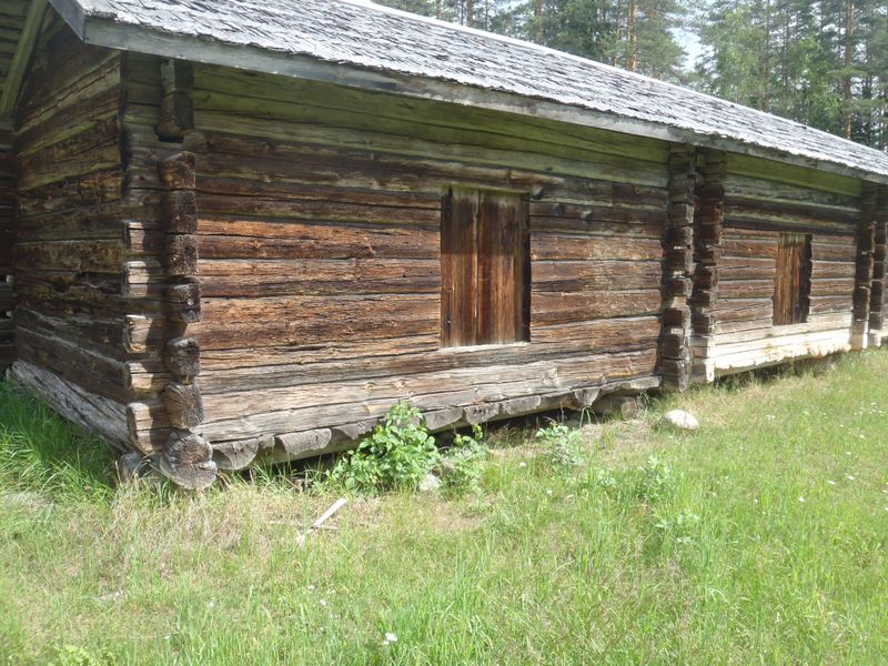 Tiedosto:Mustajarven aitta.jpg