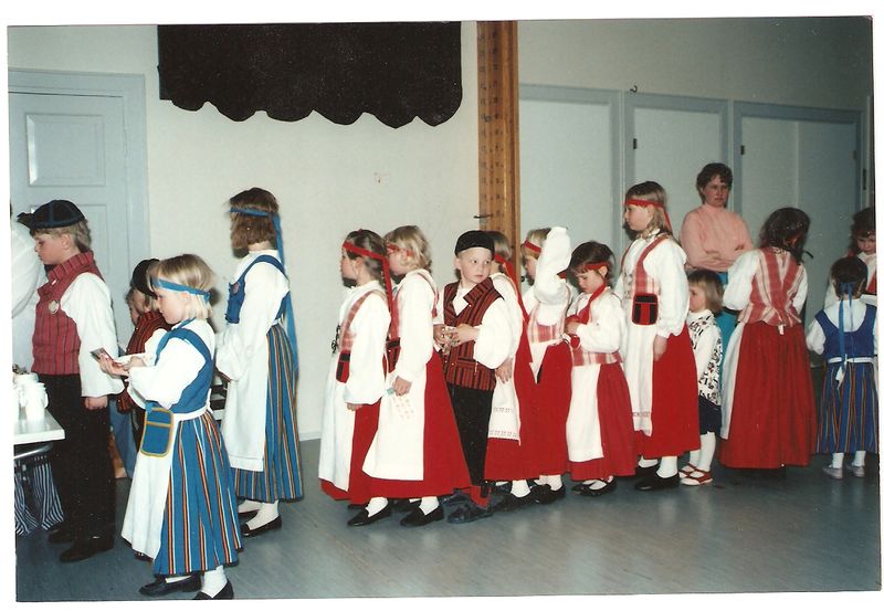 Tiedosto:Taytekakkujono Etelaisissa 1990-luvulla.JPG