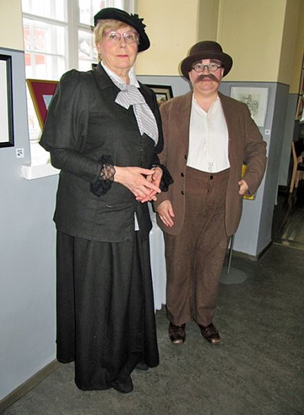 Tiedosto:Tuikku ja AnneWWW.jpg