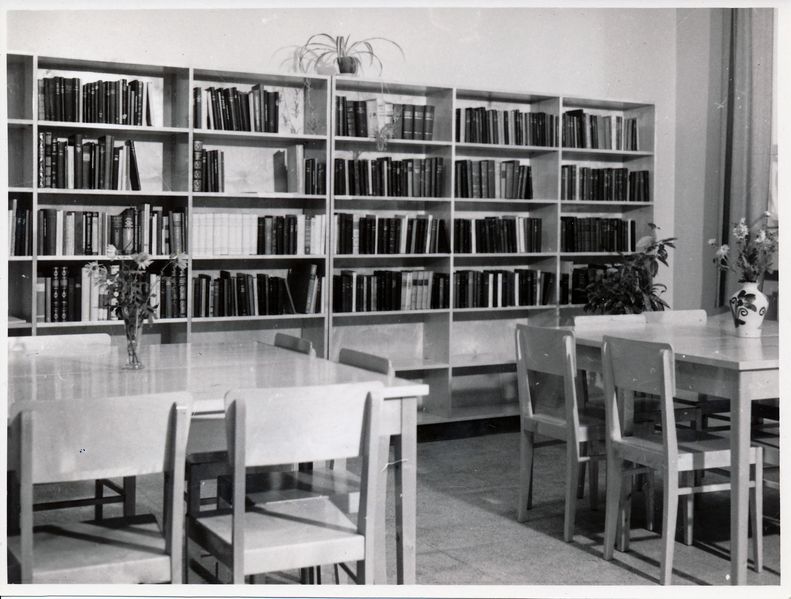 Tiedosto:Janakkalan kirjasto Unikonlinna 3.jpg