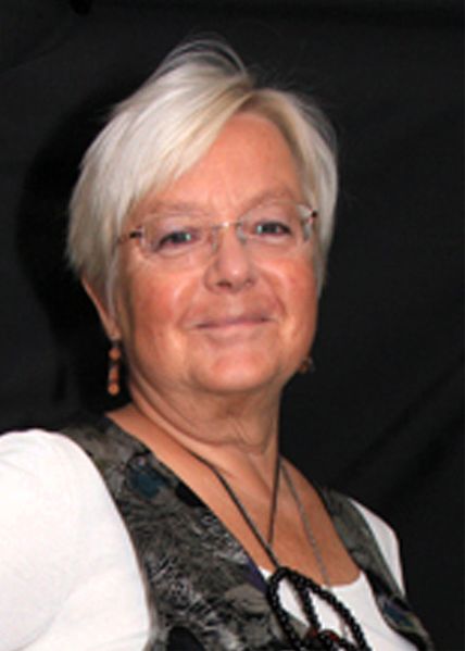 Tiedosto:Kirsi esittelykuva edit2.jpg