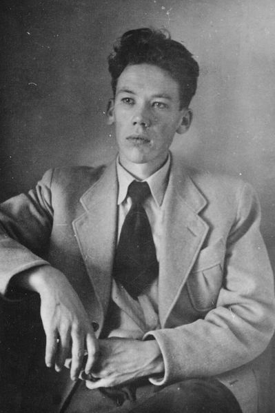 Tiedosto:Tuomo nuorena.jpg