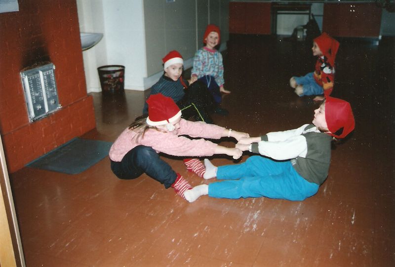 Tiedosto:Matti ja Mikko vakikapulakisassa.jpg