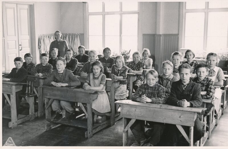Tiedosto:Porraskosken ylakoulun kuudes luokka 1951.jpg